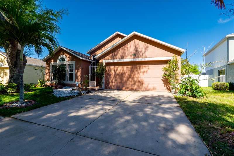 3 bedroom Single Family Residence at 12919 Kings Lake Drive, Kings Lake Ph 1A, Gibsonton — photo 1