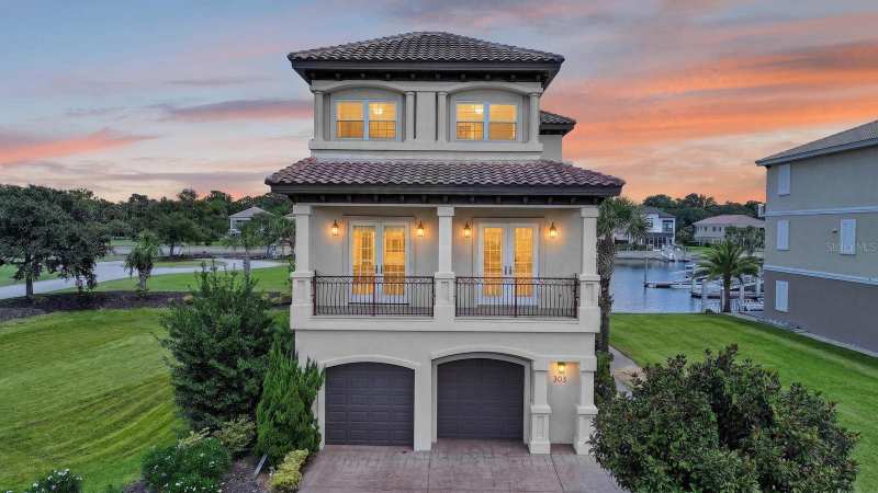 4 bedroom Single Family Residence at 303 Yacht Harbor Drive, Harbor Village Marina, Palm Coast — photo 1
