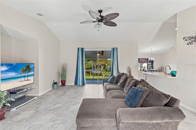 3 bedroom Single Family Residence at 10554 Live Oak Road, Port Charlotte Sec 082, Port Charlotte — photo 4