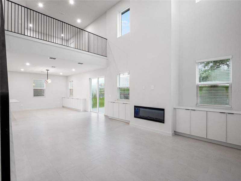 5 bedroom Single Family Residence at 446 Skyfield Court, Boulevard Oaks Of Lady Lake, Lady Lake — photo 4
