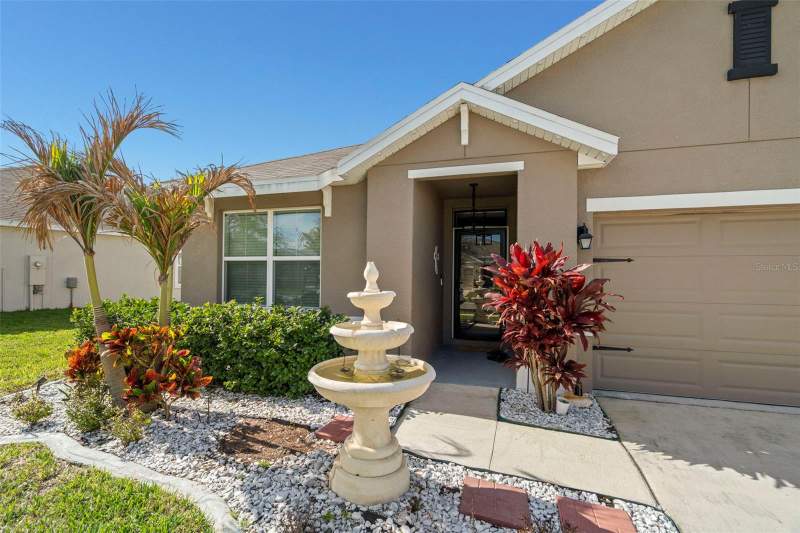 3 bedroom Single Family Residence at 16316 Little Garden Drive, Dg Farms Ph 6B, Wimauma — photo 3