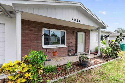 9021 Richwood Lane, Port Richey FL - photo 10 of 34