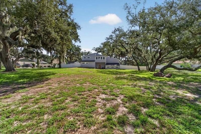 3 bedroom Single Family Residence at 11302 Sandpine Road, Shadow Run Unit 1, Riverview — photo 5