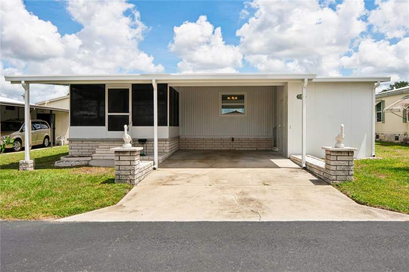 2 bedroom Manufactured Home at 37537 Pinata Avenue, Spanish Trails West Residential Cooperative, Zephyrhills — photo 3