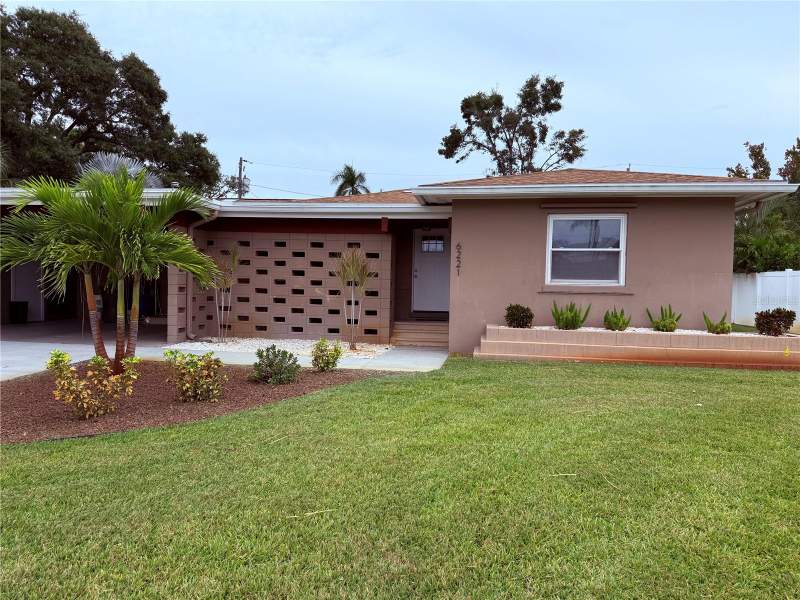 3 bedroom Single Family Residence at 6221 6th Avenue, Eagle Crest, St Petersburg — photo 3