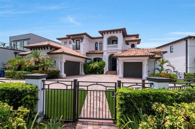 5 bedroom Single Family Residence at 5211 W Neptune Way, Beach Park, Tampa — photo 2