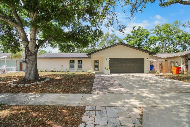 4 bedroom Single Family Residence at 11492 93rd Street, Oak Park Sub-Unit 4, Largo — photo 2