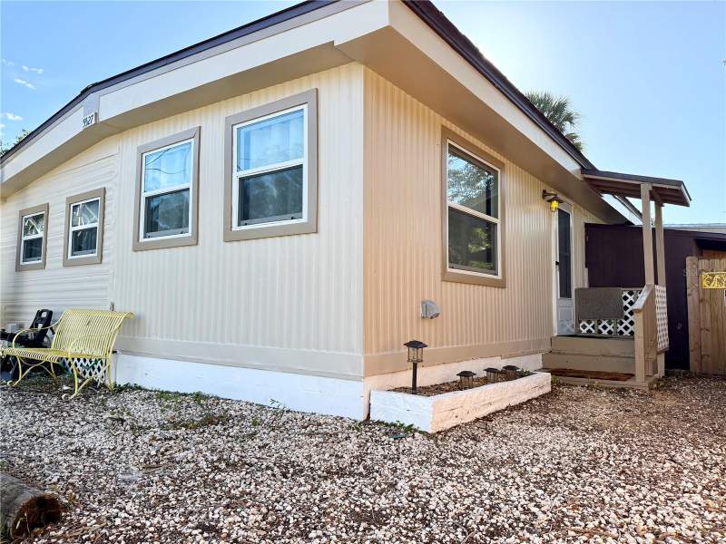 2 bedroom Mobile Home at 5527 Darlene Street, Weeki Wachee Gardens, Spring Hill — photo 4