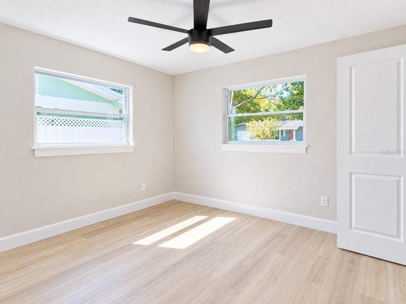 7 bedroom Half Duplex at 5020 10th Avenue, Casa Mia, St Petersburg — photo 4
