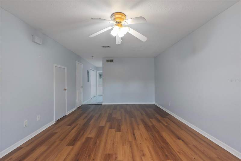 2 bedroom Townhouse at 37314 Embassy Park Ln, Embassy Park Twnhms Condo, Dade City — photo 4