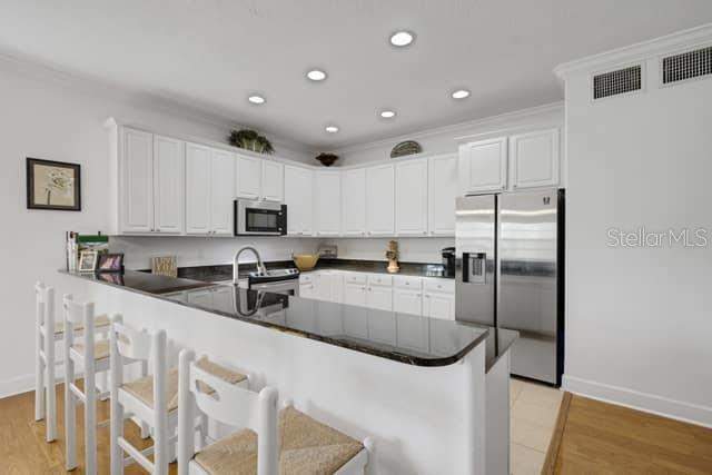 3 bedroom Townhouse at 110 Ricardo Way #8, Monterey Condo, St Petersburg — photo 5