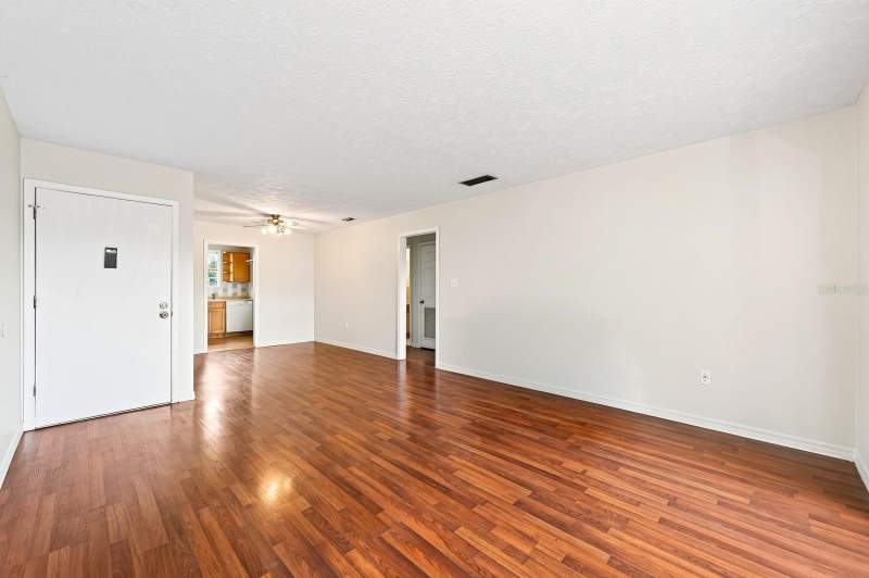 2 bedroom Condominium at 4208 LAKE UNDERHILL ROAD #5D3, PLANTATION APTS ORLANDO, ORLANDO — photo 4