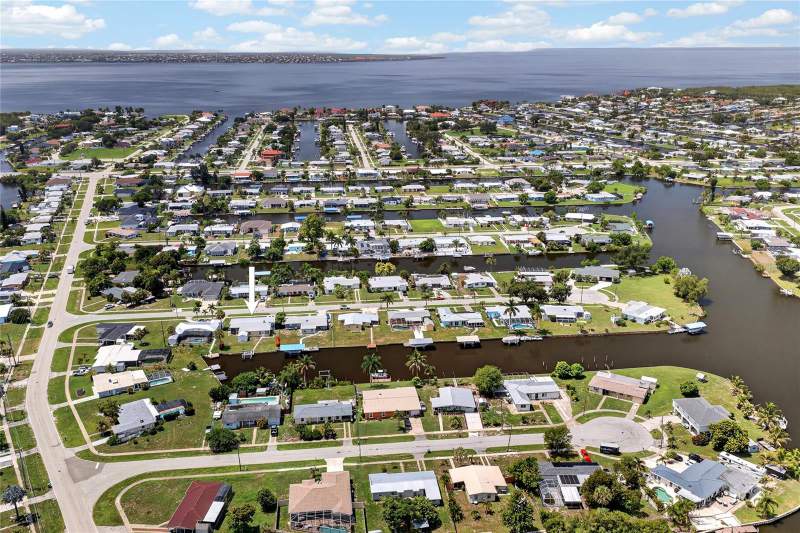 3 bedroom Single Family Residence at 321 Weber Terrace, Port Charlotte Sec 025, Port Charlotte — photo 3