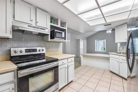 6540 Foxmoor Drive, Zephyrhills FL - photo 23 of 38