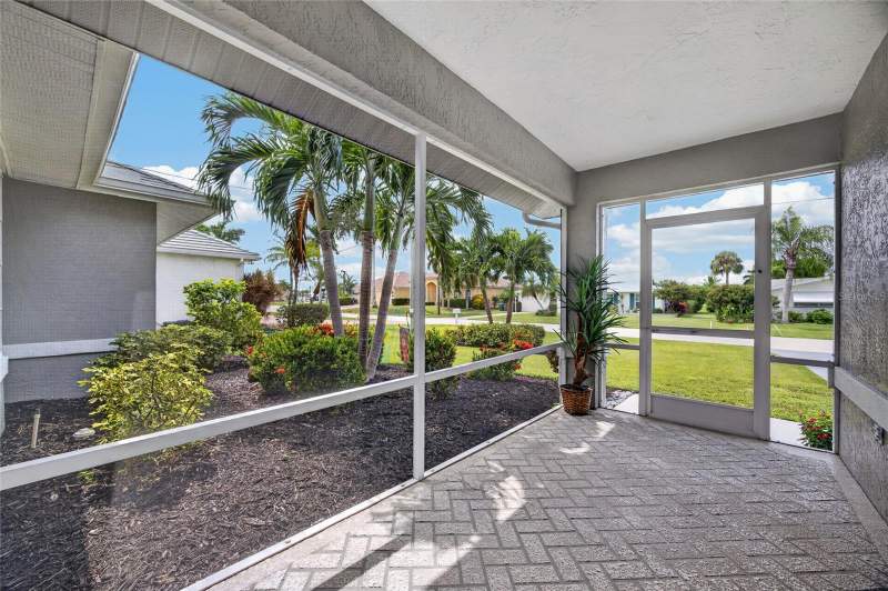 4 bedroom Single Family Residence at 4933 Seville Court, Cape Coral, Cape Coral — photo 4