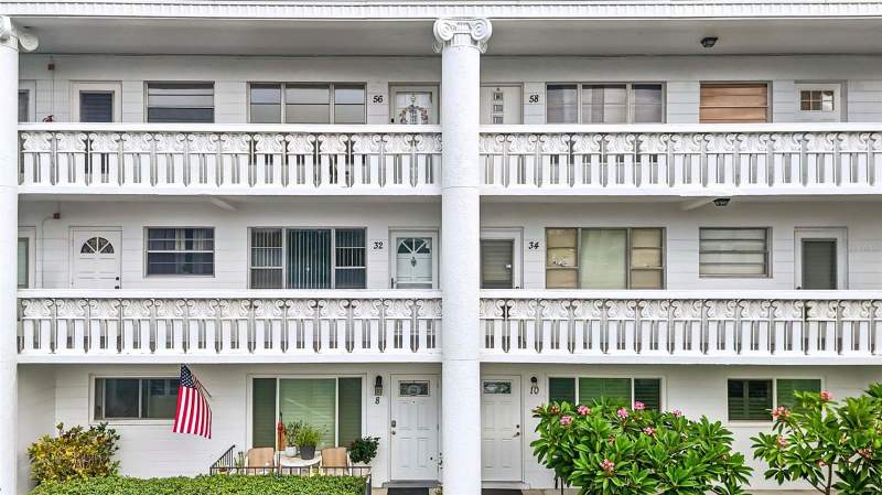 2 bedroom Condominium at 2454 Australia Way #32, On Top Of The World, Clearwater — photo 2