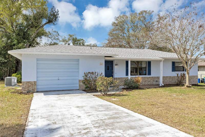 606 THIRD AVENUE home for sale in Mi-Lu Estates/Lake