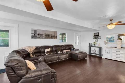 4840 Hummingbird Trail, Palm Harbor FL - photo 7 of 47