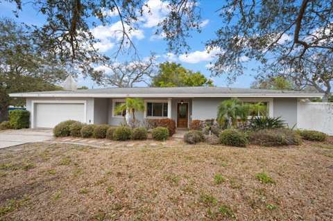 230 Garden Circle, home for sale in Belleair 33756