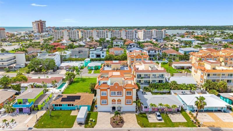 3 bedroom Townhouse at 146 175th Terrace Drive, Gay Shores, Redington Shores — photo 2