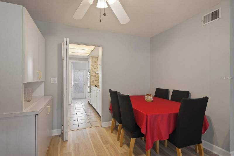 2 bedroom Condominium at 2011 58th Avenue #5, Town Apts Condo, St Petersburg — photo 5