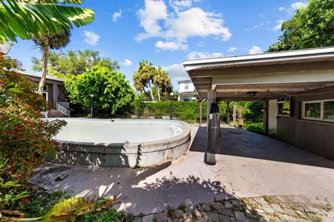 211 S Shore Crest Drive, Tampa FL - photo 11 of 16