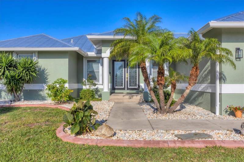 3 bedroom Single Family Residence at 10039 Sunday Drive, Port Charlotte Sec 87, Port Charlotte — photo 2