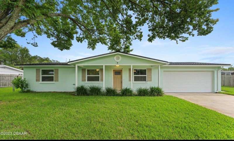 3 bedroom Single Family Residence at 323 Scotland Drive, Holy Hill Sub, Daytona Beach — photo 1