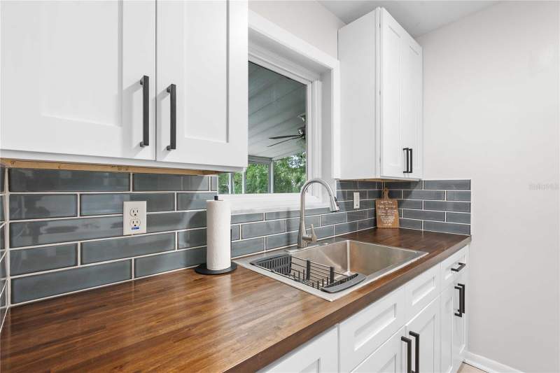 3 bedroom Single Family Residence at 215 Abbeyville Street, Deltona Lakes Unit 06, Deltona — photo 5