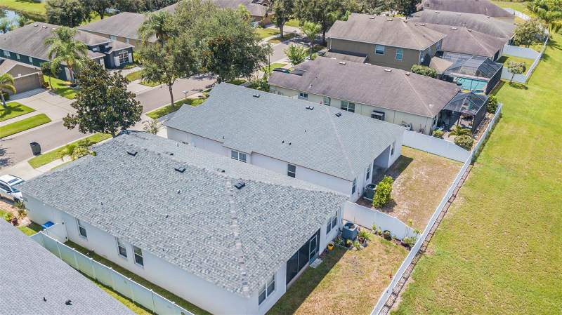 4 bedroom Single Family Residence at 11345 Flora Springs Drive, South Fork Unit 8, Riverview — photo 4