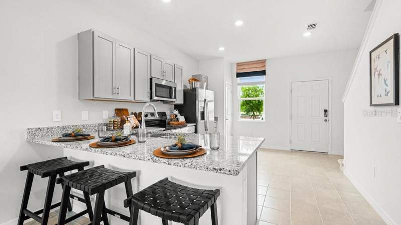 2 bedroom Townhouse at 2778 Armadale Drive, Southloch, Mount Dora — photo 2