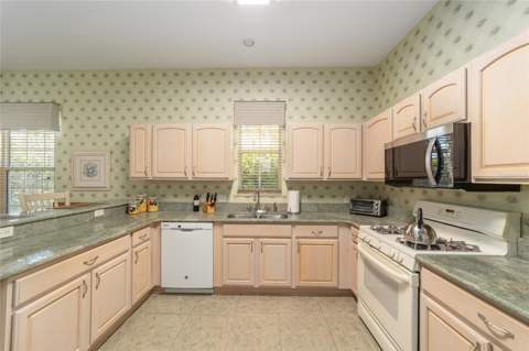 1074 Avenida Sonoma, Lady Lake FL - photo 14 of 44