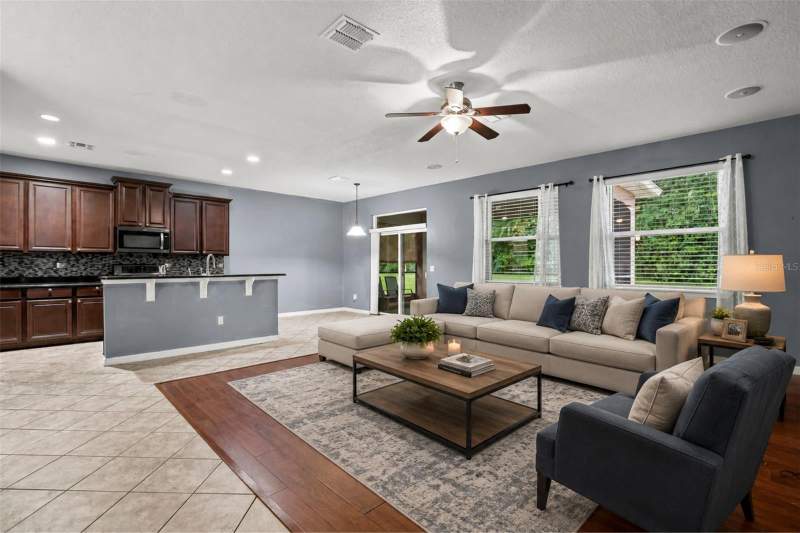 5 bedroom Single Family Residence at 925 Counts Crest Circle, Lake Todd Estates, Apopka — photo 2