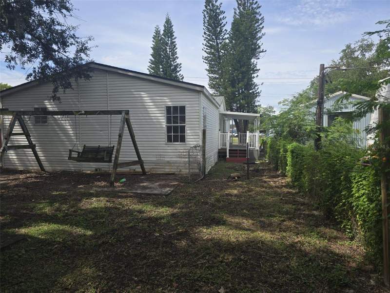3 bedroom Manufactured Home at 10012 Indiana Street, Gibsonton On The Bay 3rd Add, Gibsonton — photo 3