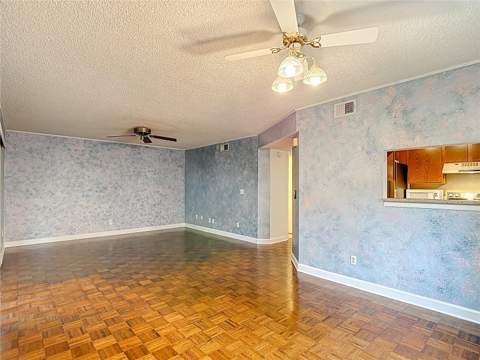 16851 Le Clare Shores Drive, Tampa FL - photo 14 of 53