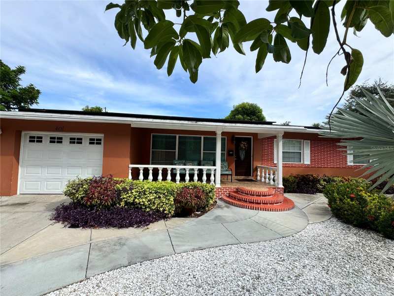 5 bedroom Single Family Residence at 401 46th Avenue, Bayou Bonita Sec D, St Petersburg — photo 1