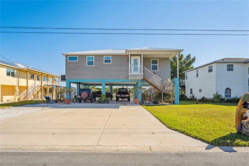 3 bedroom Single Family Residence at 3270 Hibiscus Drive, Hernando Beach, Hernando Beach — photo 3