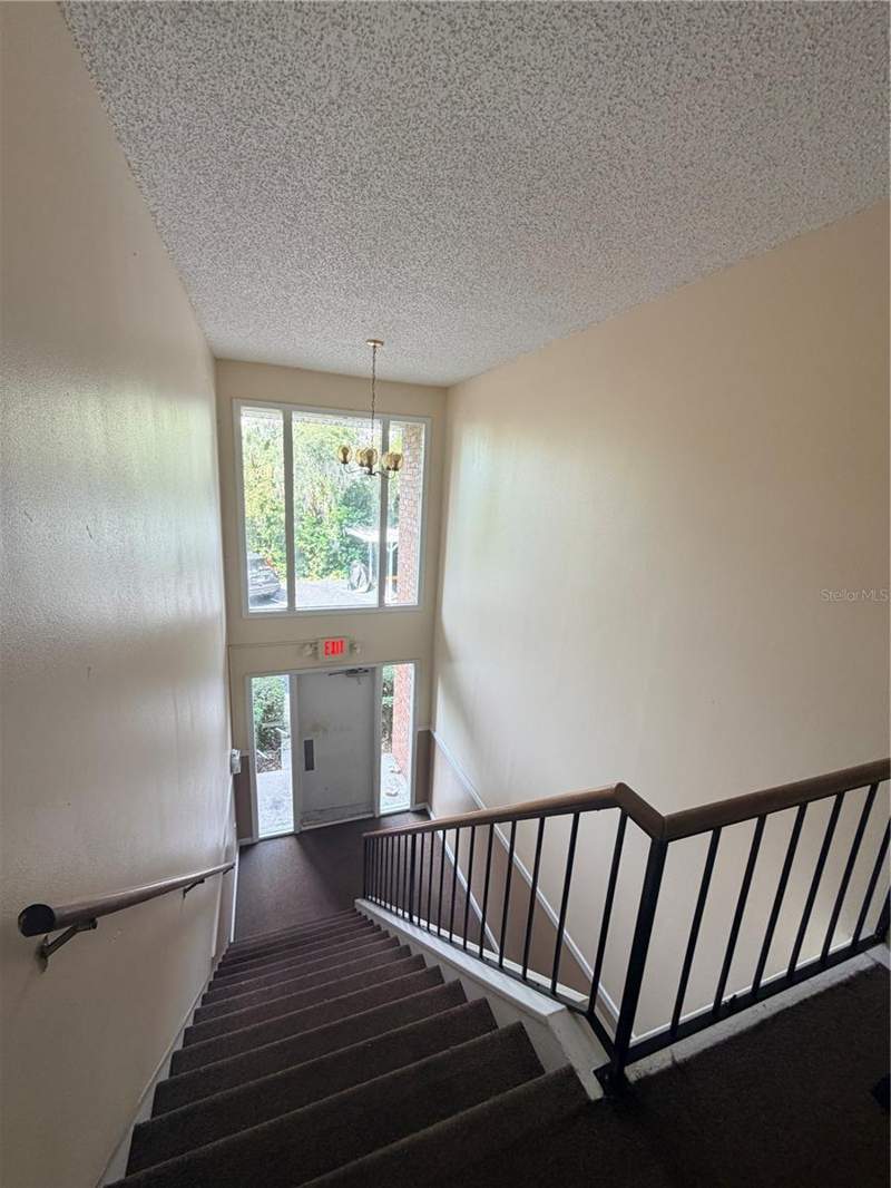 2 bedroom Condominium at 723 Perkins Street #200, Leesburg Oakhurst At Leesburg Condo, Leesburg — photo 4