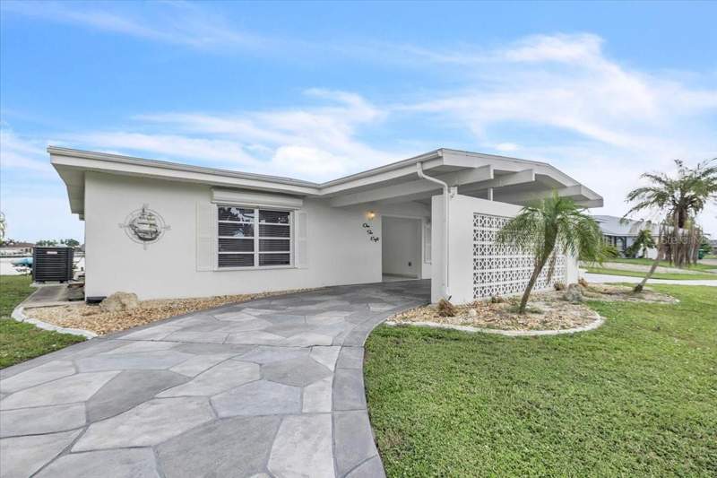 3 bedroom Single Family Residence at 168 Morgan Lane, Port Charlotte Sec 040, Port Charlotte — photo 2