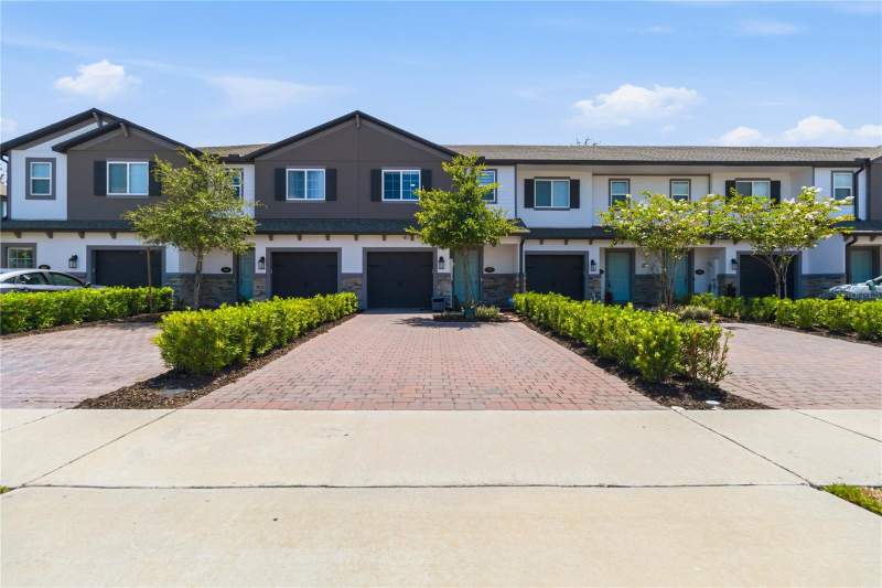 3 bedroom Townhouse at 385 Cape Honeysuckle Place, Towns At Lake Monroe Commons, Sanford — photo 2