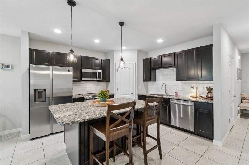 3 bedroom Townhouse at 4733 Deer Track Street, Live Oak Hills, Tampa — photo 5
