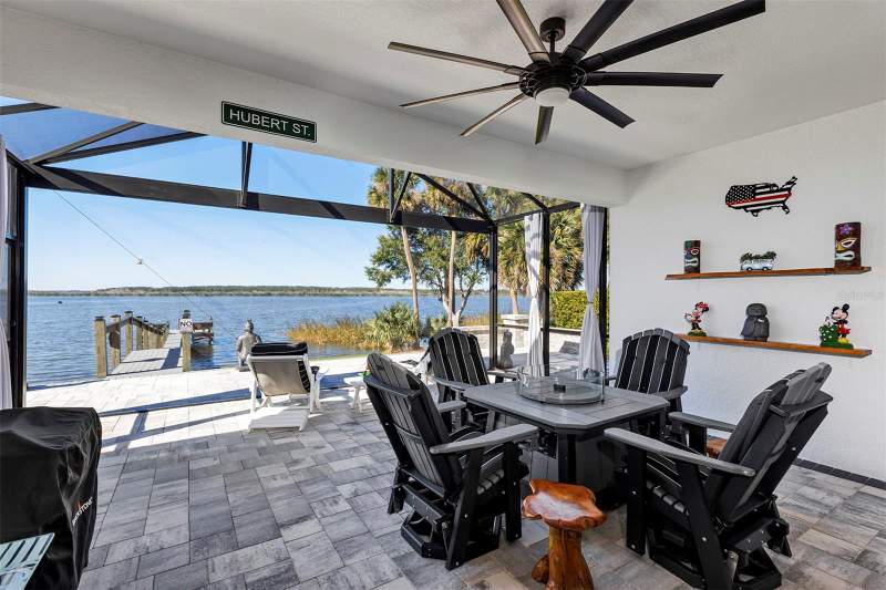 4 bedroom Single Family Residence at 1112 Hull Island Drive, Hull Island At Oakland, Oakland — photo 3