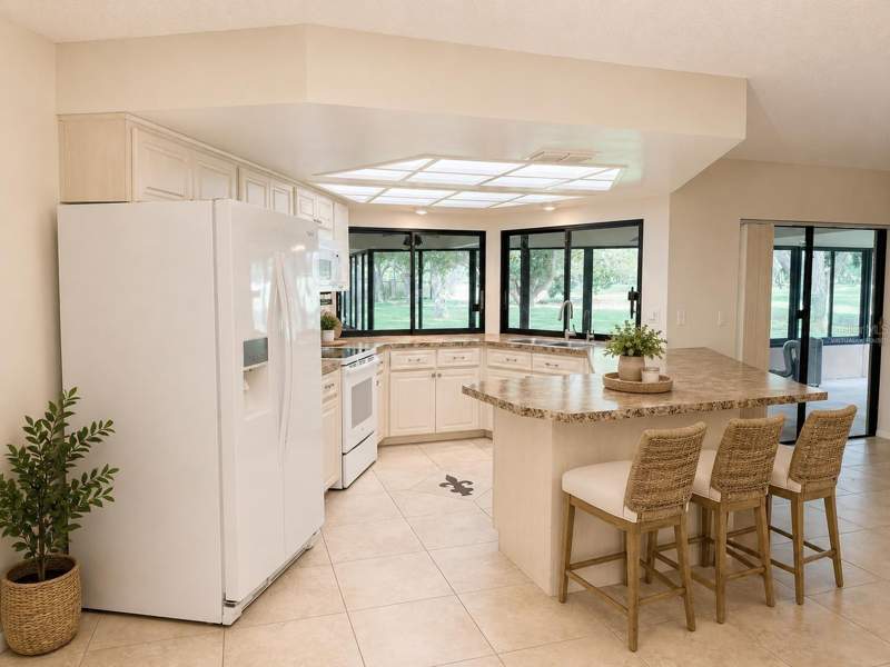 5 bedroom Single Family Residence at 2721 Northridge Drive, Countryside Tr 9, Clearwater — photo 3
