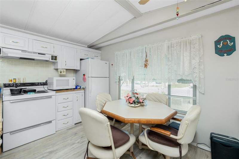 2 bedroom Manufactured Home at 7369 Candace Lane, Village Holiday Lake, Port Charlotte — photo 5