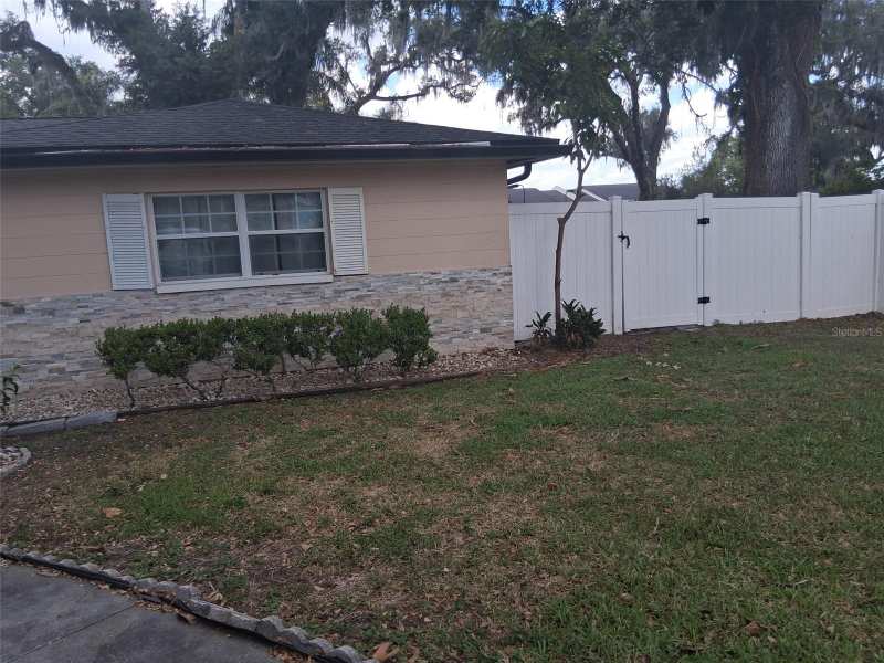 3 bedroom Single Family Residence at 702 Coulter Place, Brandon, Brandon — photo 1