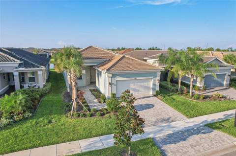 4838 Sevilla Shores Drive, Wimauma FL - photo 9 of 53