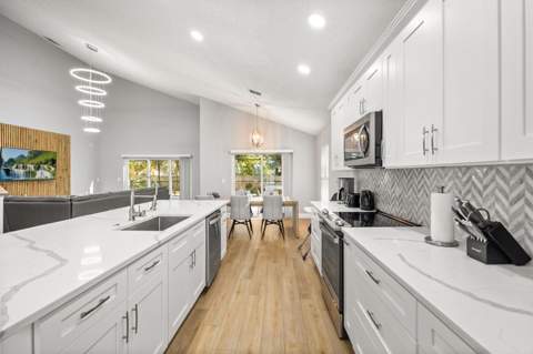 4411 White Oak Circle, Kissimmee FL - photo 9 of 34