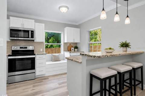205 E Fountain Street, Fruitland Park FL - photo 8 of 34