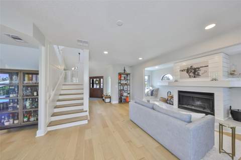 945 Bunker View Drive, Apollo Beach FL - photo 16 of 93