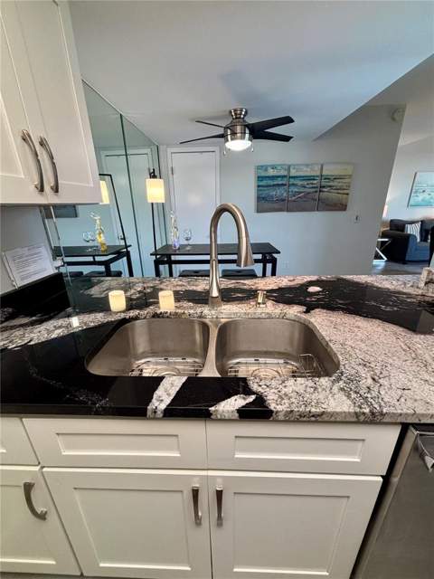 179 Medallion Boulevard #E, Madeira Beach FL - photo 8 of 36